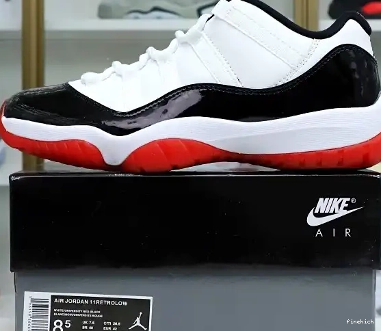 LOW 11 WHITE BRED JORDAN AIR 0326